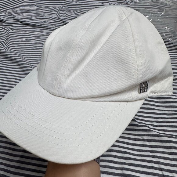 NWT Toteme Logo-Plaque Cotton Baseball Cap Off-white - Picture 6 of 11